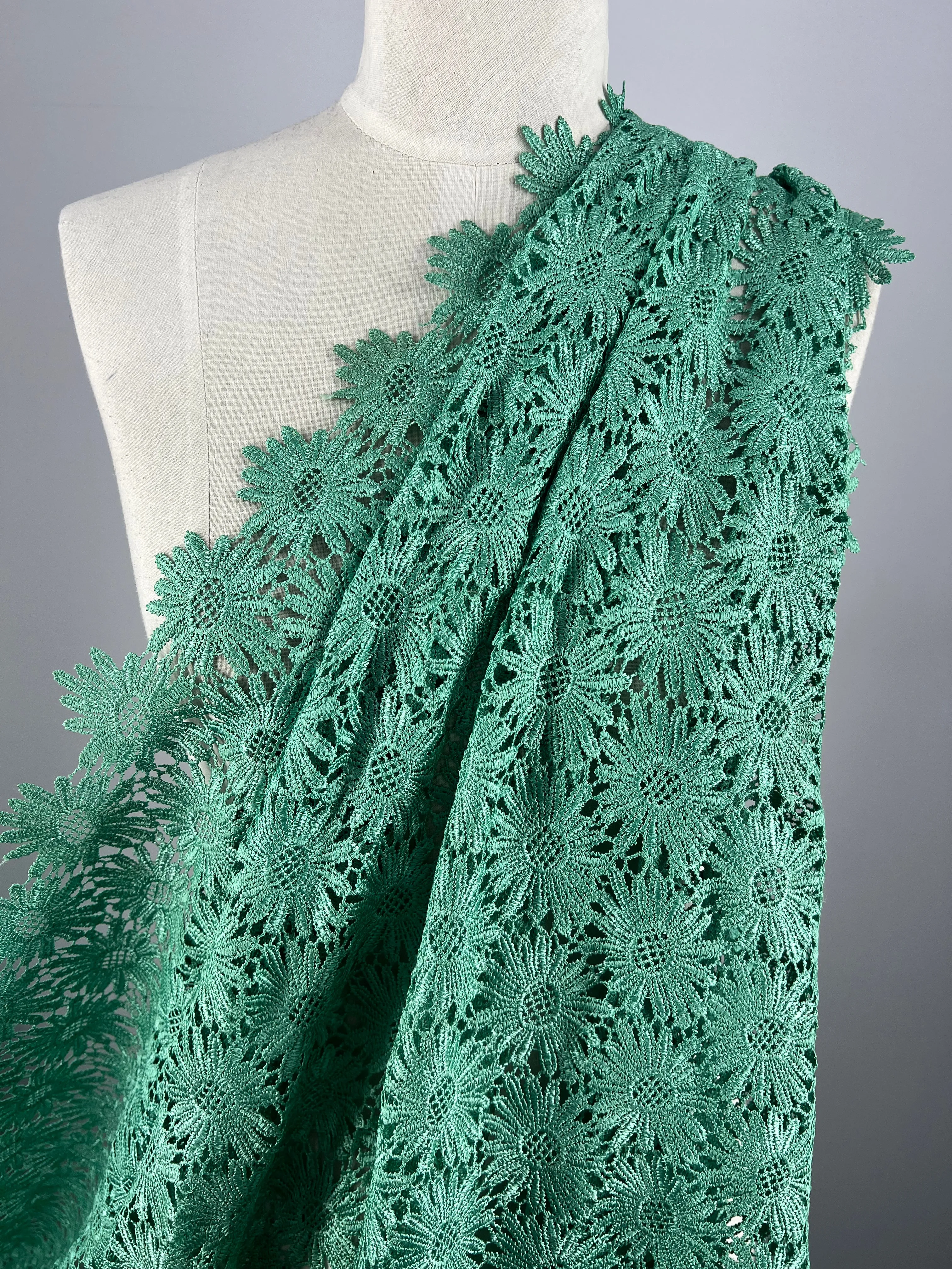 Anglaise Lace - Stone Green - 110cm