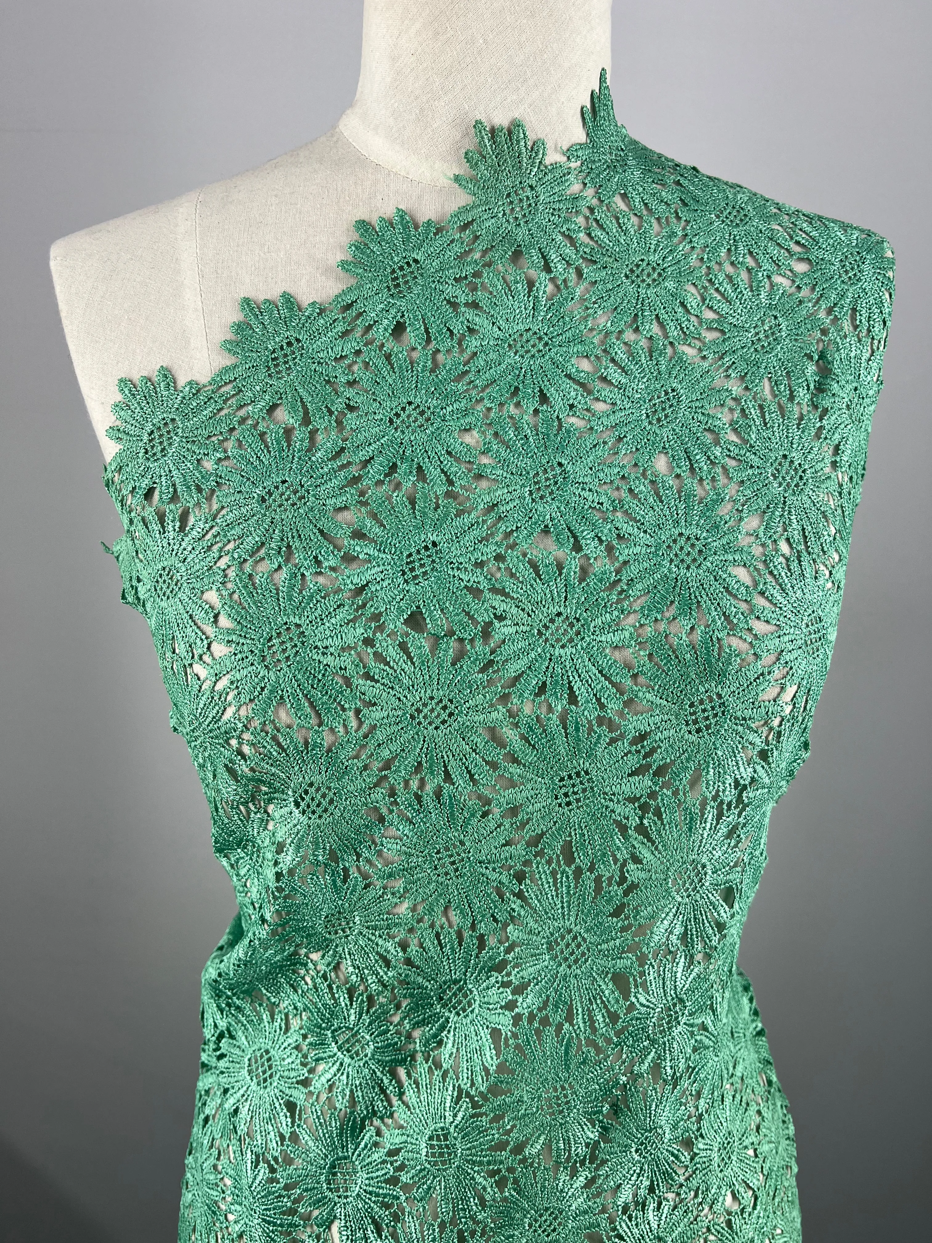 Anglaise Lace - Stone Green - 110cm