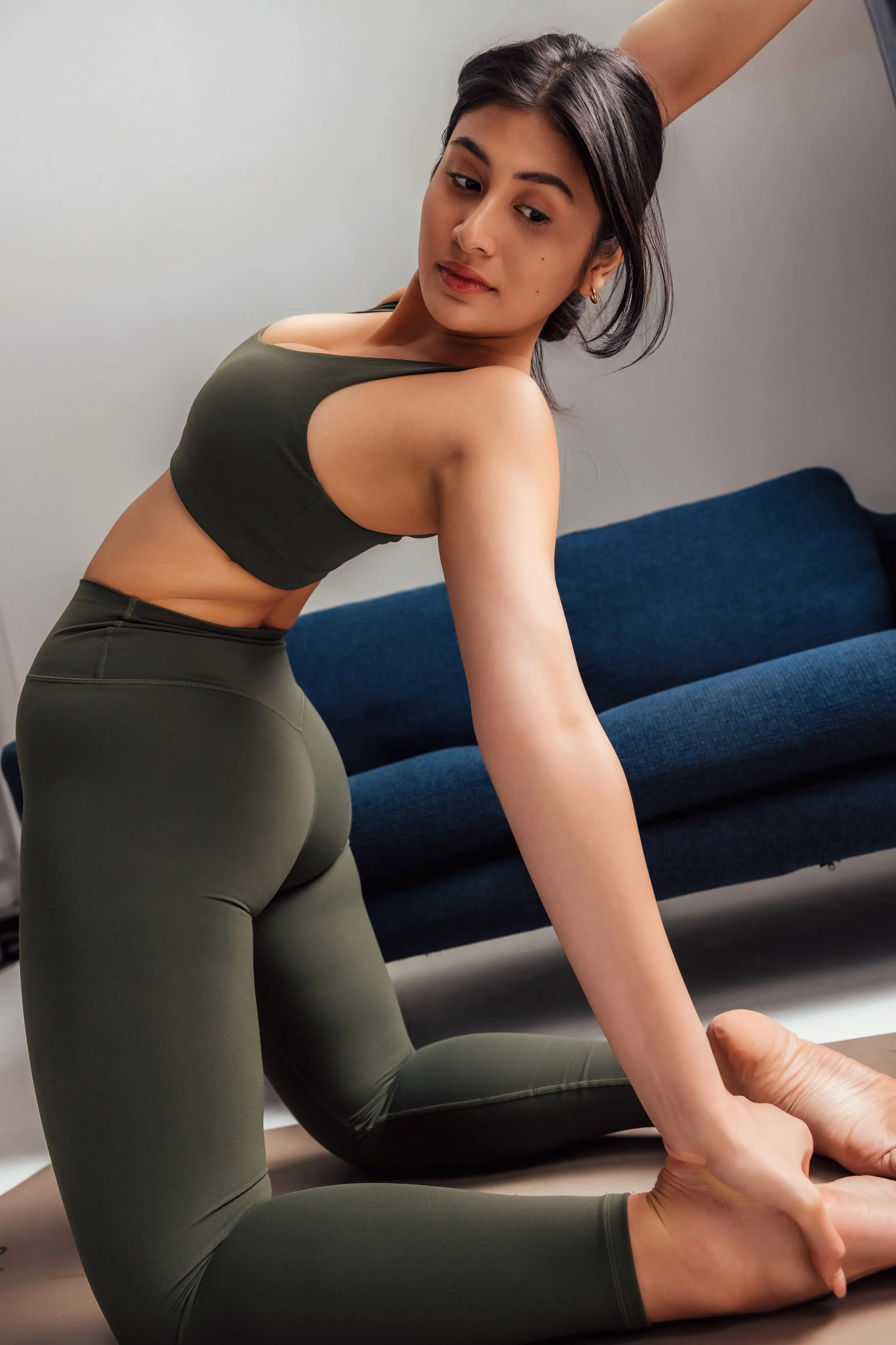 Classic Leggings (Full 24") in Olive (No Pocket)