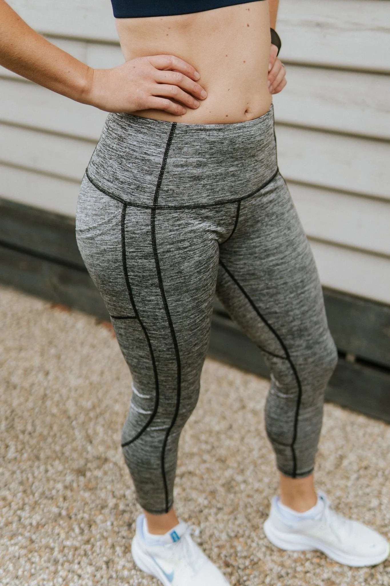 Mid Rise 7/8 Compression Leggings with pocket