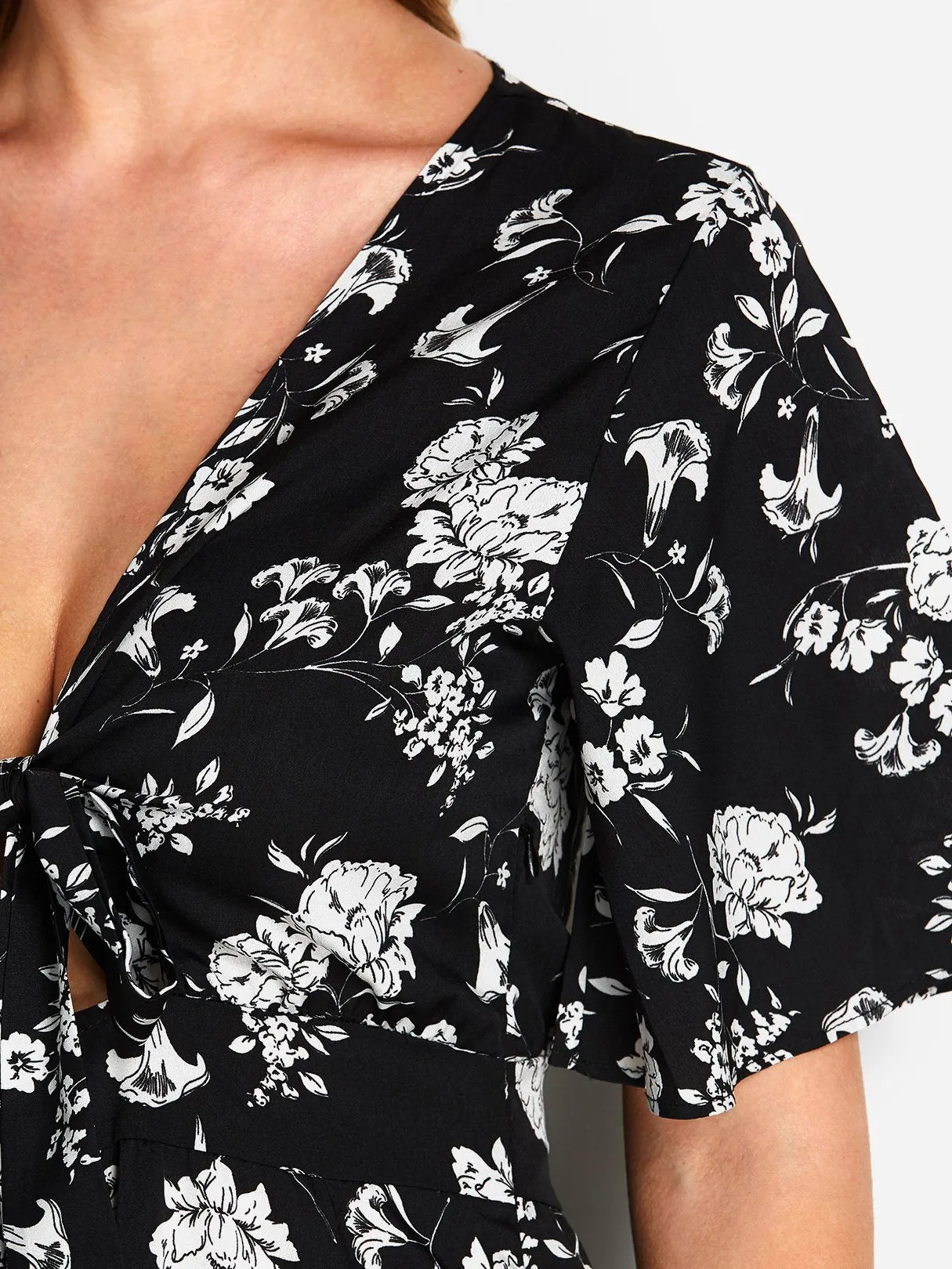 Wholesale Black Deep V Neck Half Sleeve Floral Print Dresses